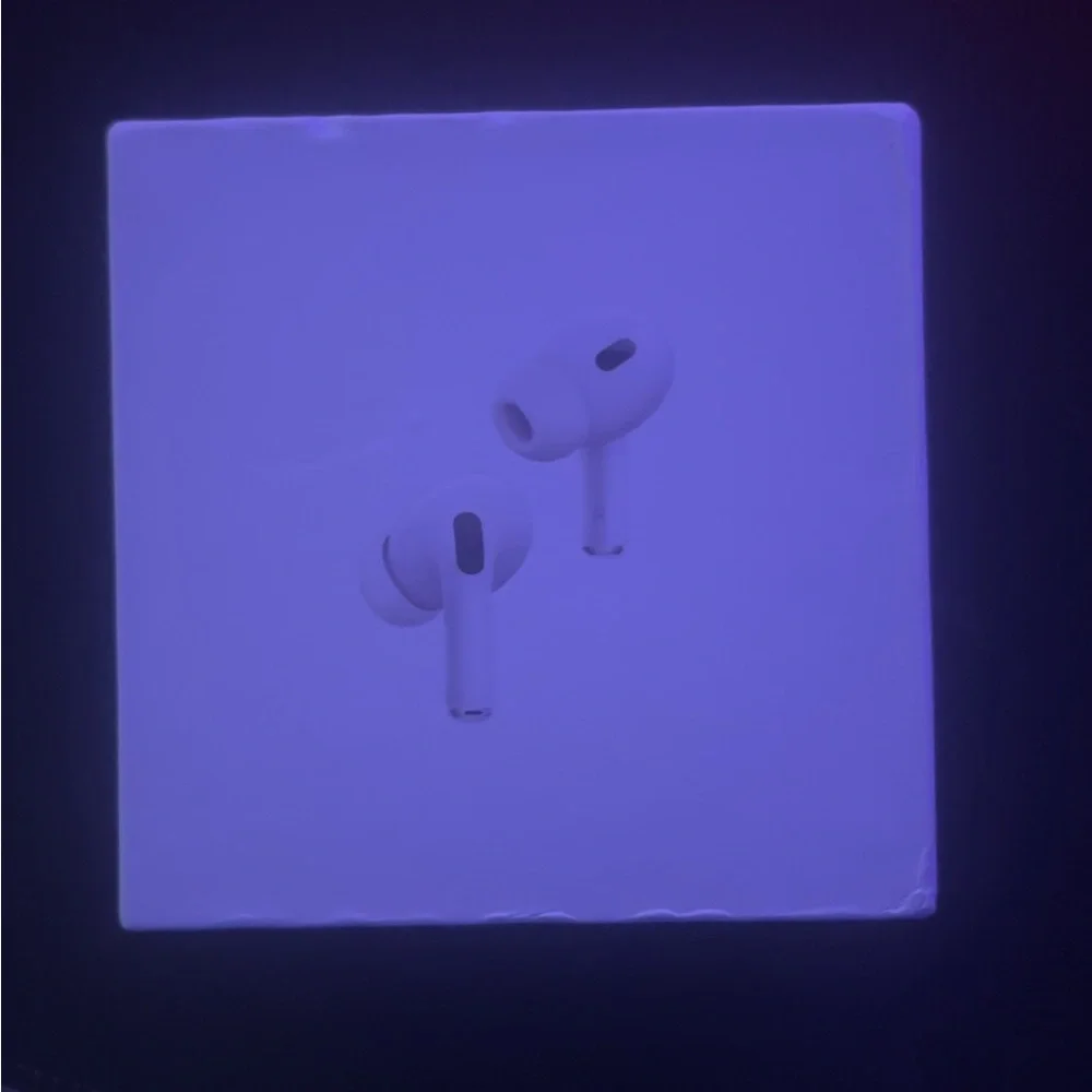 Apple AirPods Pro in White